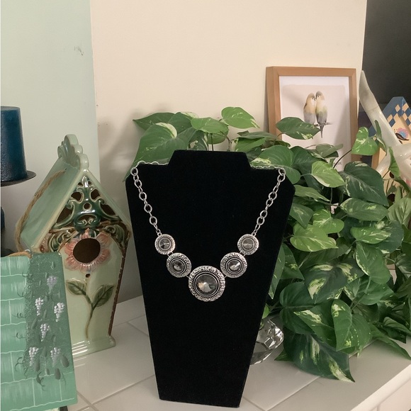 Fashion Jewelry Silver tone Stone Necklace. Beautiful. 🌷 - Picture 6 of 7